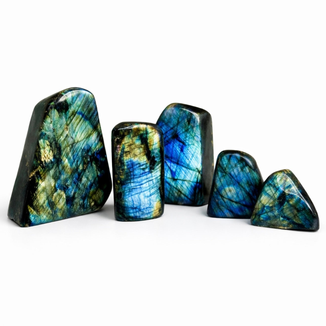 Labradorite – Découverte, mythes et utilisations - KREATEUR Miami crystal education guide