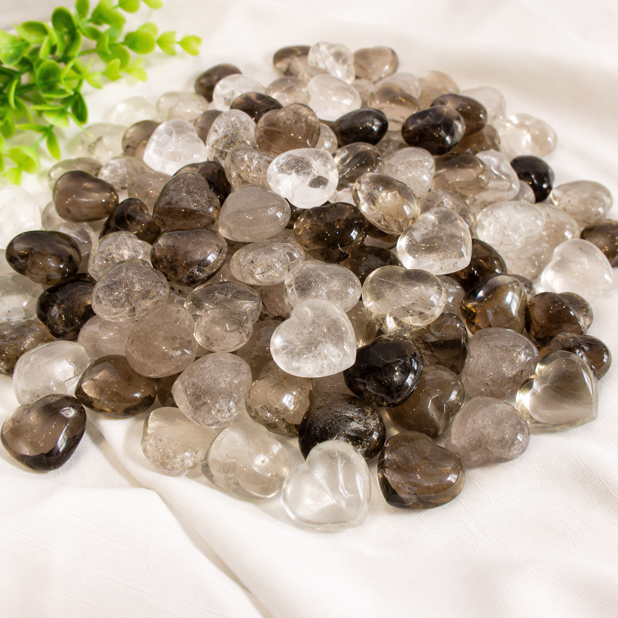 2,2 kg de mini cœurs sculptés en quartz fumé et clair – Lot mixte naturel – Cœurs en cristal pour cadeaux, faveurs de mariage et décoration intérieure