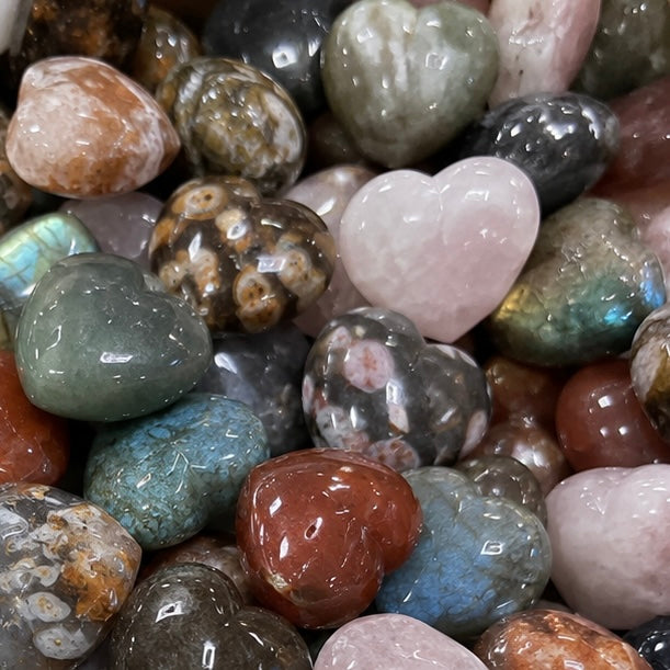 10 LB Mini-cœurs en cristal mélangé – Assortiment poli (sans choix)