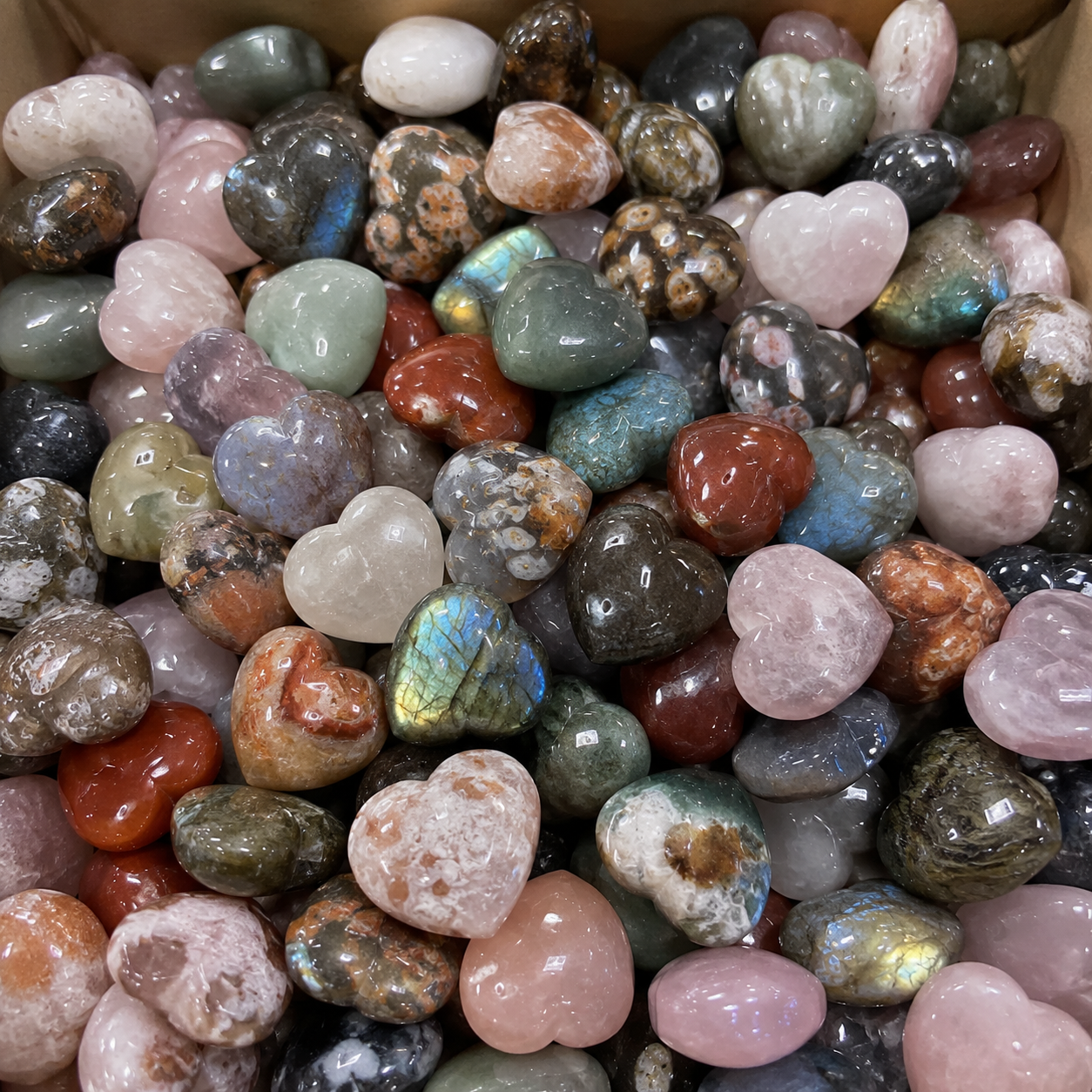 10 LB Mini-cœurs en cristal mélangé – Assortiment poli (sans choix)
