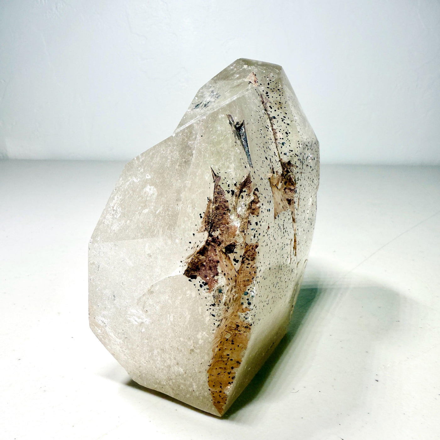 One-of-a-Kind Dream Quartz Freeform with Smoky Tone &amp; Dark Inclusions — 4.6 lb — contenido multimedia del producto 4