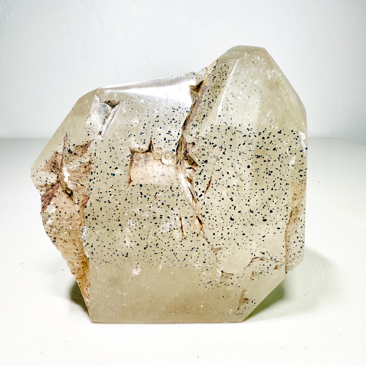 One-of-a-Kind Dream Quartz Freeform with Smoky Tone &amp; Dark Inclusions — 4.6 lb — contenido multimedia del producto 1