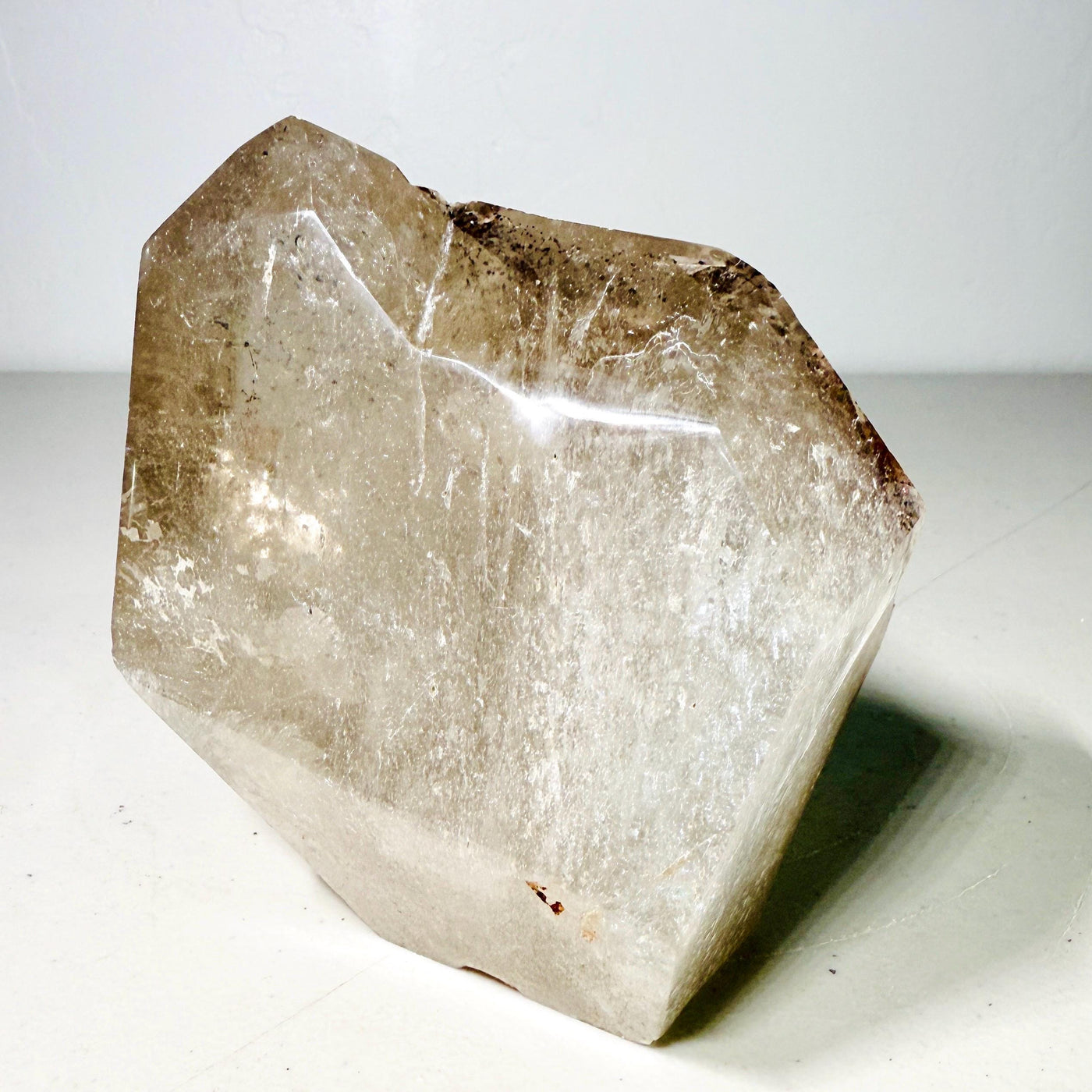 One-of-a-Kind Dream Quartz Freeform with Smoky Tone &amp; Dark Inclusions — 4.6 lb — contenido multimedia del producto 3