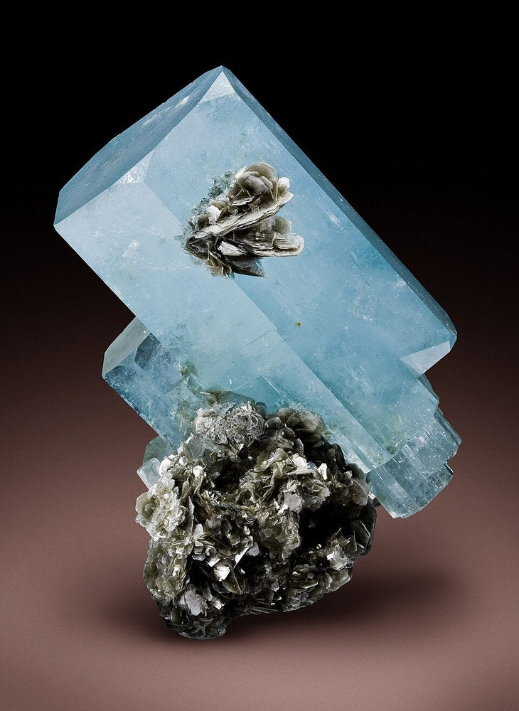 Aquamarine real specimen reference photograph