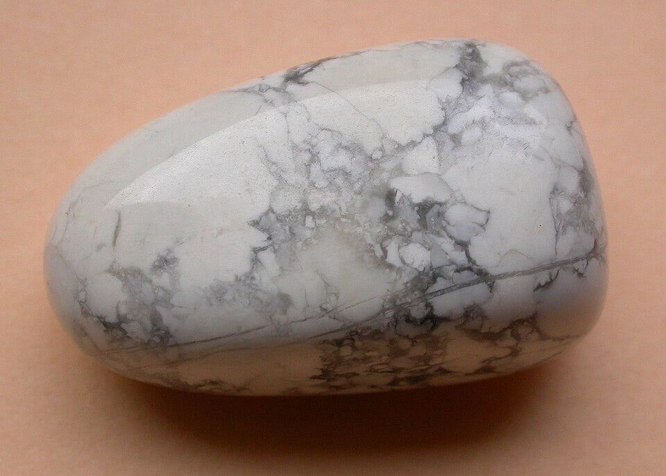 Howlite real specimen reference photograph