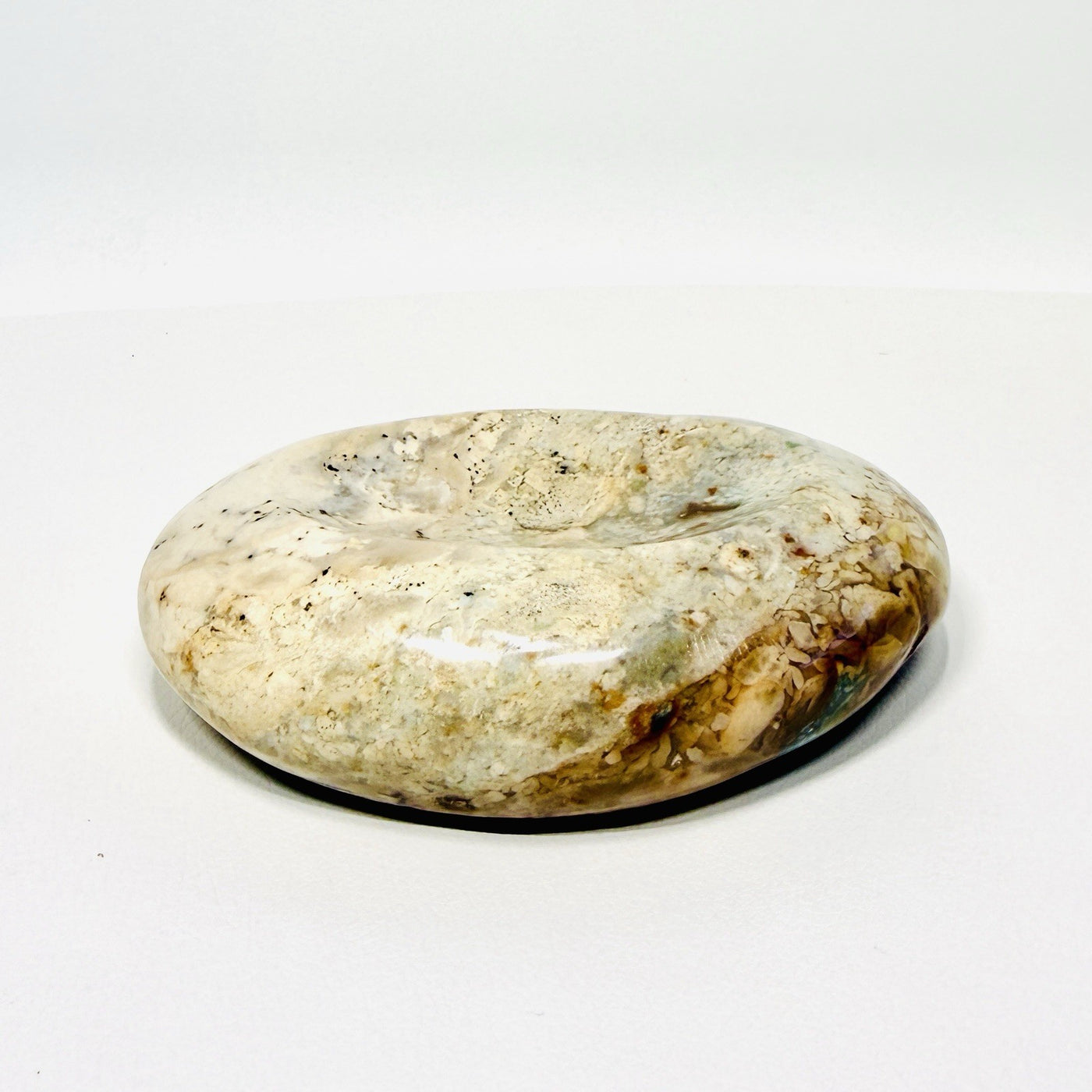 One-of-a-Kind Cream Plume Agate Trinket Dish — 4.5 in, 1 lb — contenido multimedia del producto 4