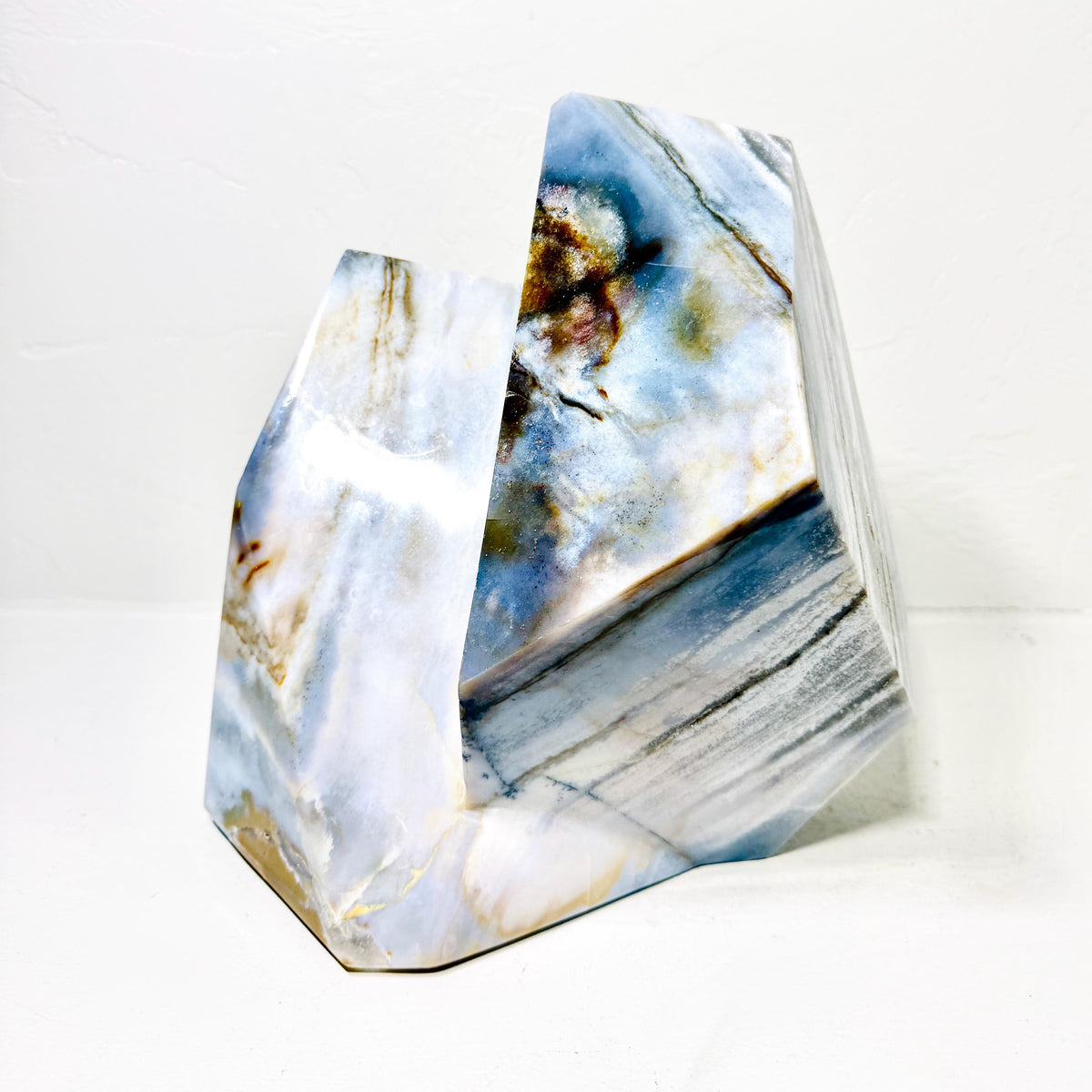 Silver Leaf Jasper AE105, 16.5 lb geometric sculpture with cream and gray bands and an open notch