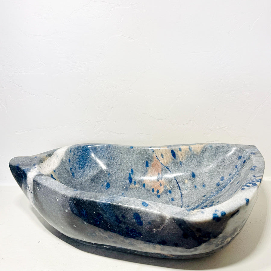 Spotted Blue Quartzite AE110, 27.3 lb leaf-shaped decorative bowl with blue-gray polished exterior