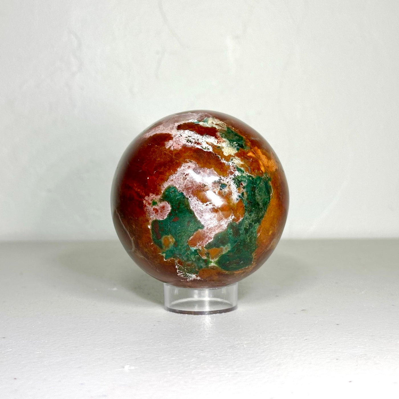 One-of-a-Kind Sunset Jasper Orb with Green Inclusions (3 in, 1.4 lb) — média du produit 3