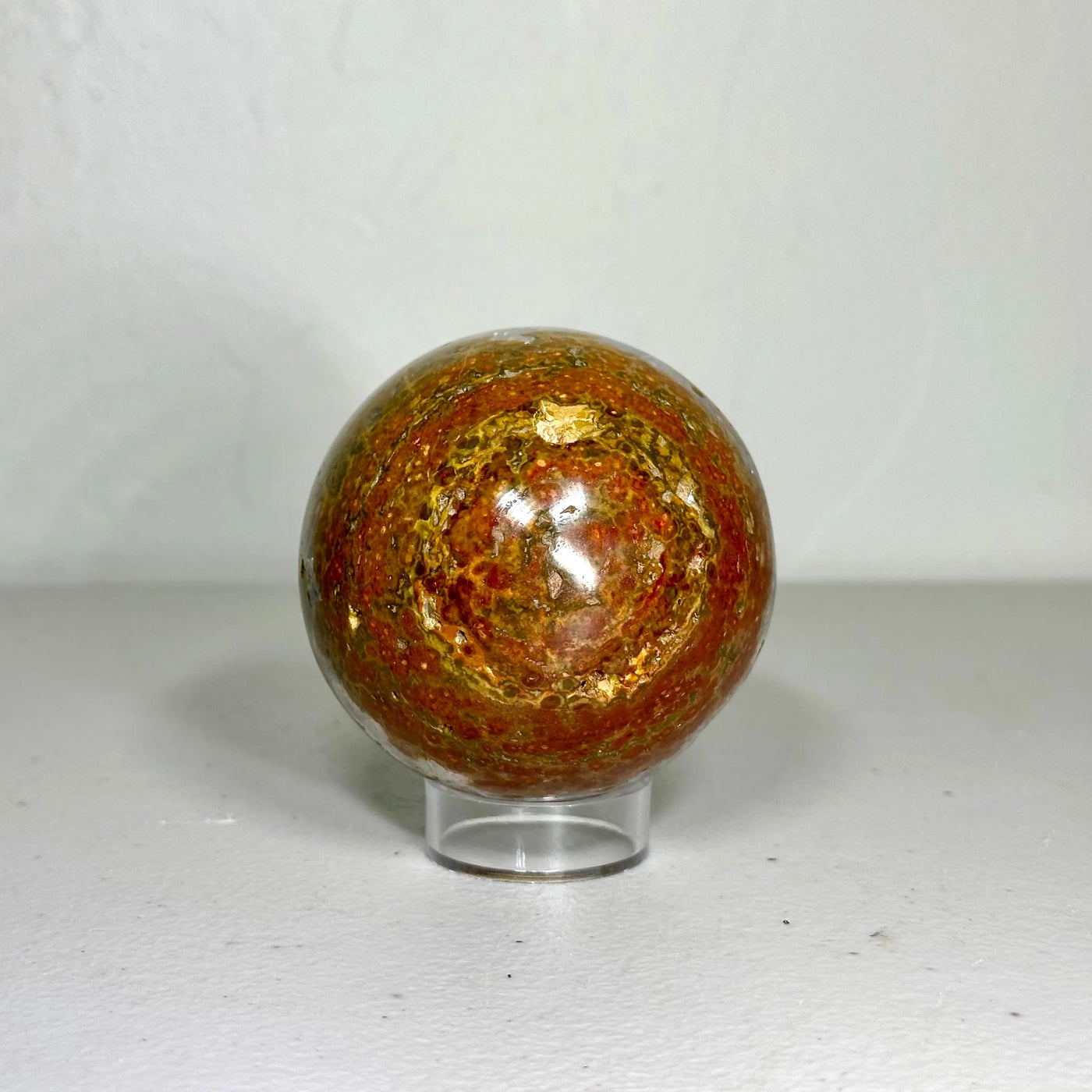 One-of-a-Kind Sunset Jasper Orb with Quartz Cavity (2.6 in, 0.8 lb) — contenido multimedia del producto 3