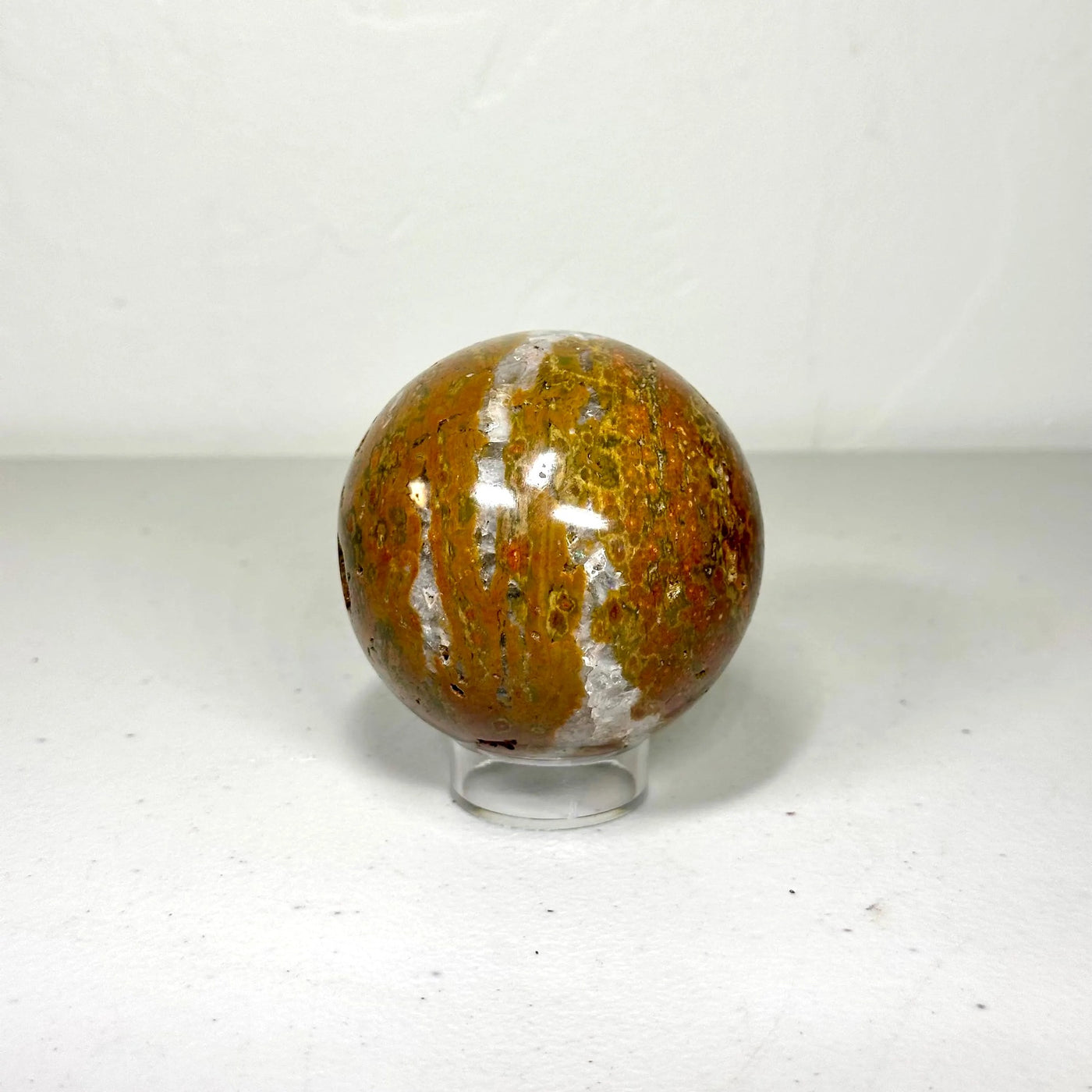 One-of-a-Kind Sunset Jasper Orb with Quartz Cavity (2.6 in, 0.8 lb) — contenido multimedia del producto 4