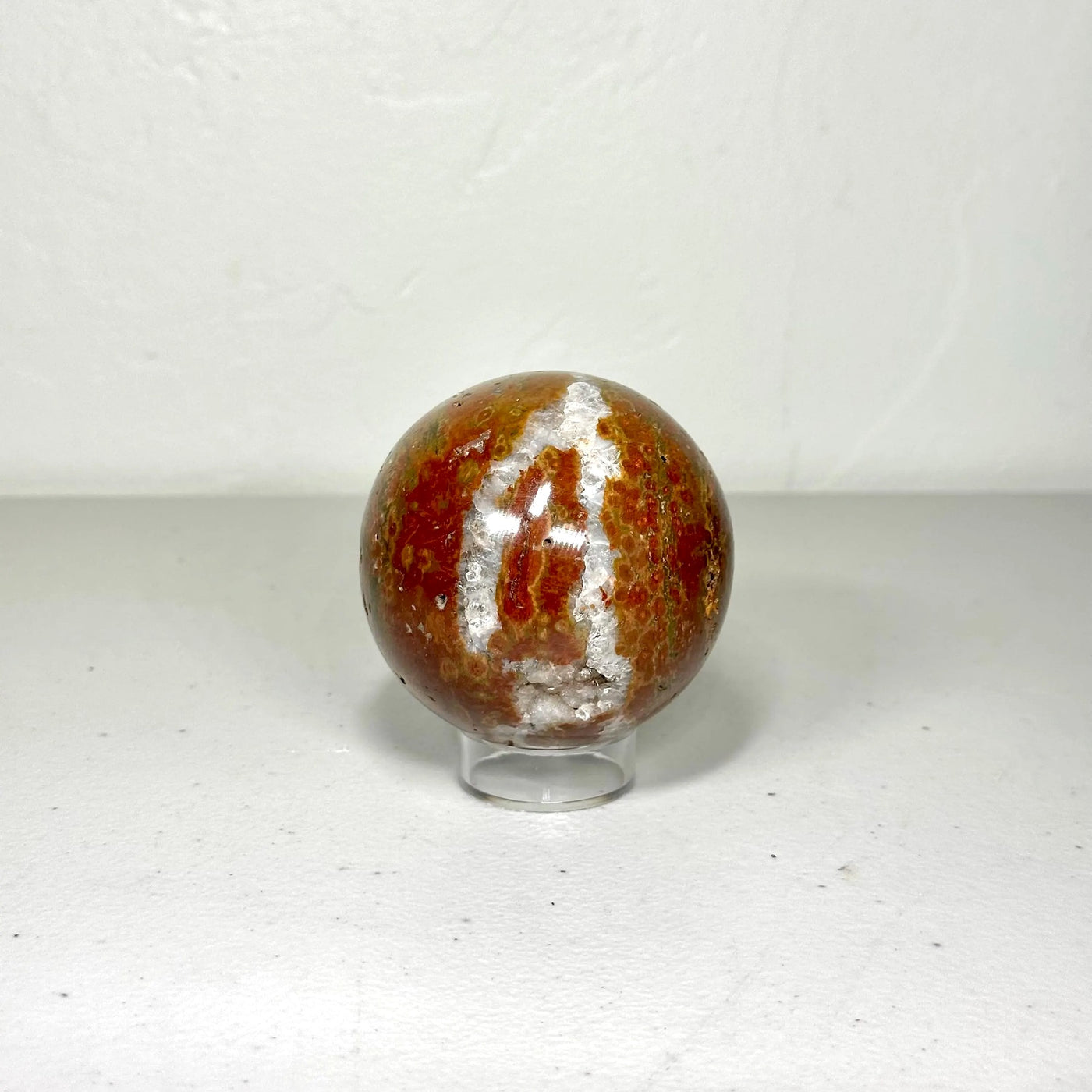 One-of-a-Kind Sunset Jasper Orb with Quartz Cavity (2.6 in, 0.8 lb) — contenido multimedia del producto 6
