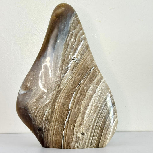 Natural Free Form Jasper Stone - Grounding & Meditation Crystal - KREATEUR MIAMI