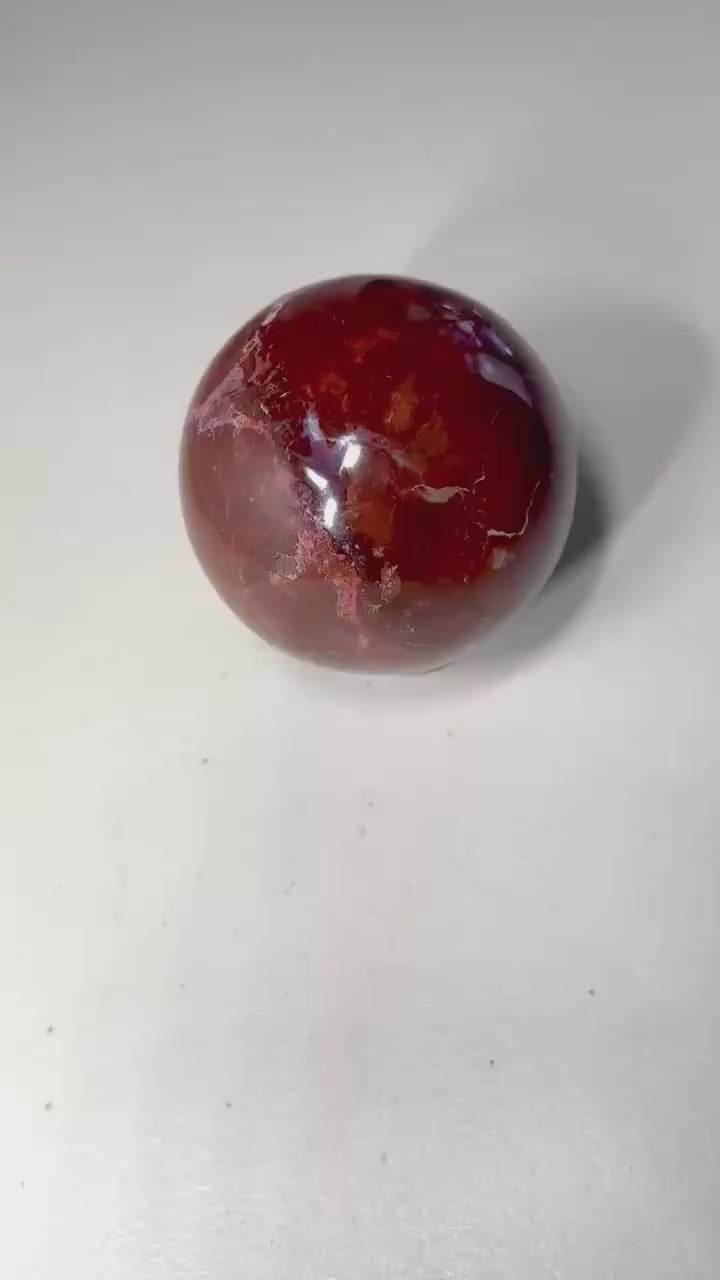 One-of-a-Kind Sunset Jasper Orb with Green Inclusions (3 in, 1.4 lb) — média du produit 5