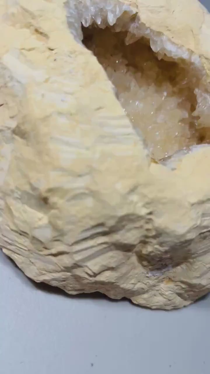 Video showing the exact 7.1 lb quartz geode
