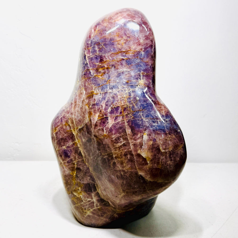 Purple rose quartz freeform with lavender tones and ochre mineral veining, 39.2 lb
