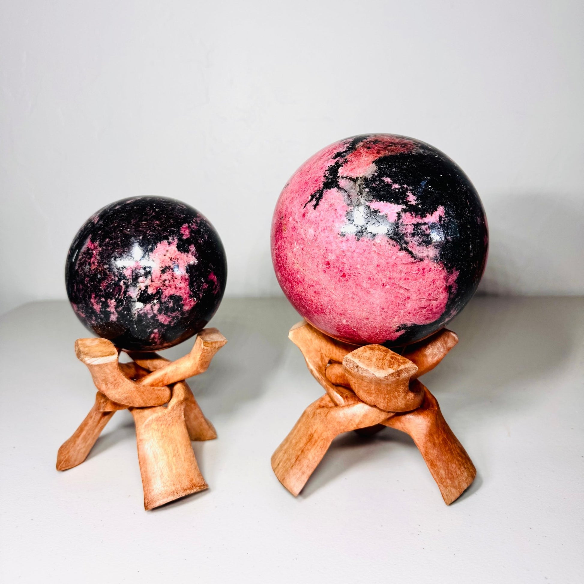 Rhodonite Sphere - KREATEUR MIAMI