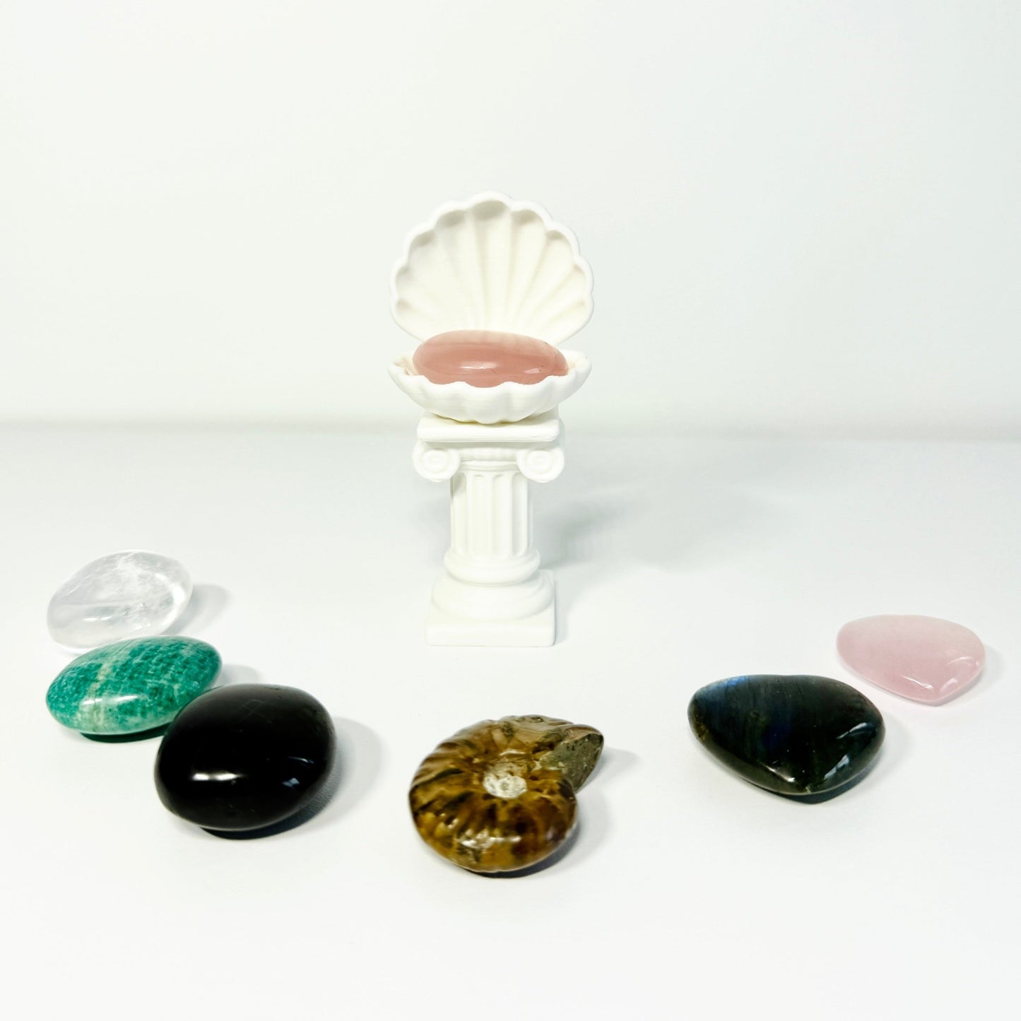 Roman Column Clam Shell Crystal Holder – White Stone - Like Marble Pedestal Display by KREATEUR Studio (Beta) - KREATEUR MIAMI