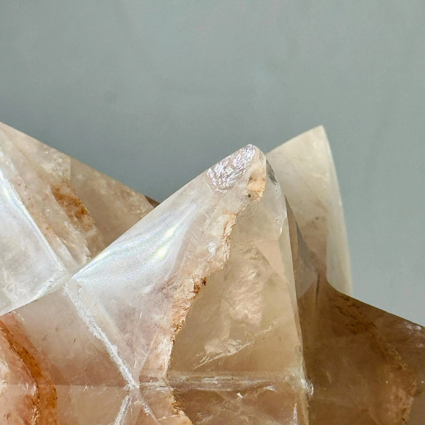CLEARANCE — Hematoid Quartz Merkaba Star (4 in, 1.8 lb) — contenido multimedia del producto 4